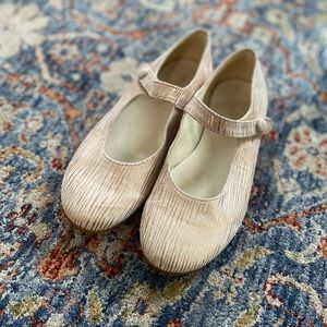 Brand New Orkideas Girls Mary Jane Size 31